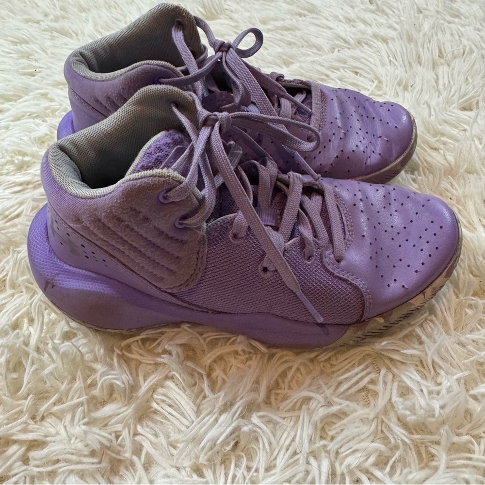 14. 🐸 FREE w/any purchase - kids under Armour Purple High-Top Sneakers (4Y)